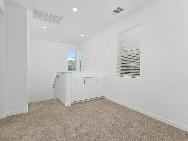 2638 E Lincoln Paseo — Photo 16