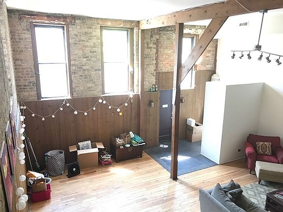 3rd image of 1048 W Dickens Ave APT 6