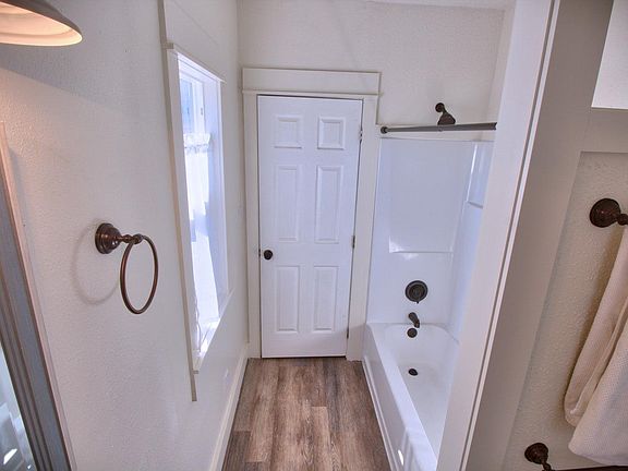 5th image of 1715 Burwell St
