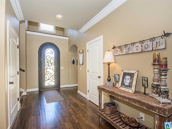 2nd image of 1747 Oak Park Ln