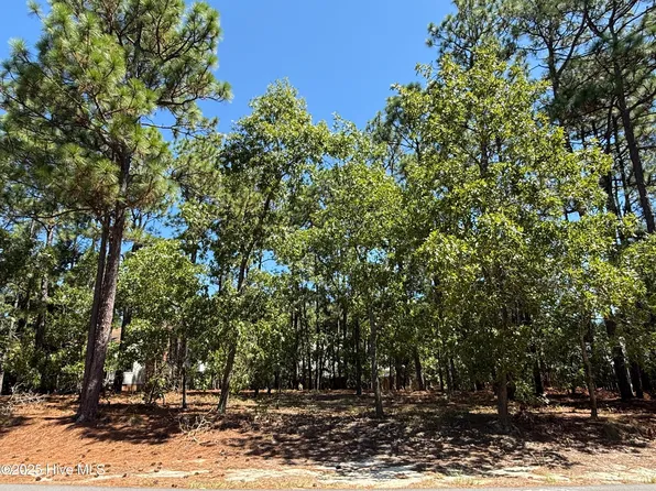 5 Fur Court W, Pinehurst, NC 28374