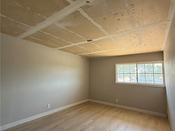 5th image of 4710 Roberta St Unit 2
