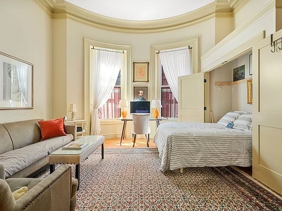 3rd image of 326 Dartmouth St APT 4