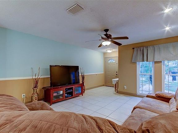 4th image of 8321 Somerset Dr
