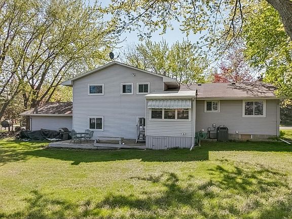 3rd image of 1740 Hinton Trl N