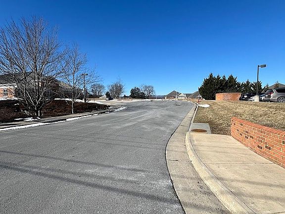 5th image of Hisey Ave