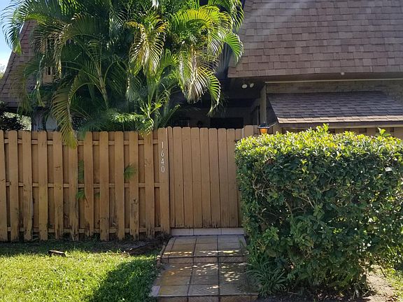 2nd image of 1640 S Park Ave