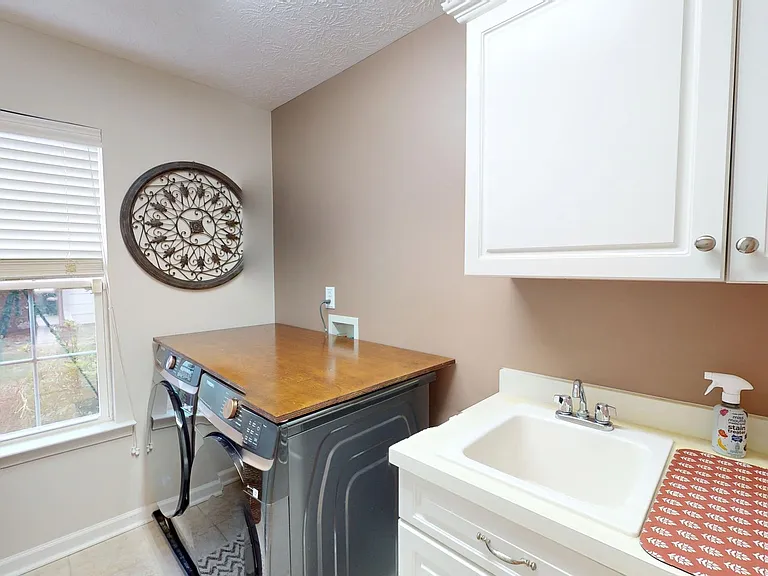 629 Linden Ln — Photo 15