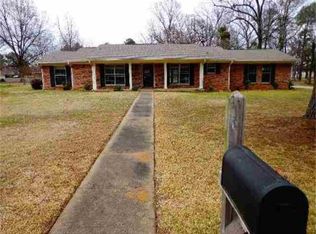 5610 Wilshire Dr, Texarkana, TX 75503