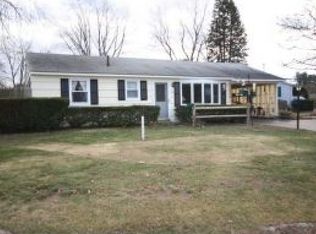 60 Kelwyn Dr, Somersworth, NH 03878