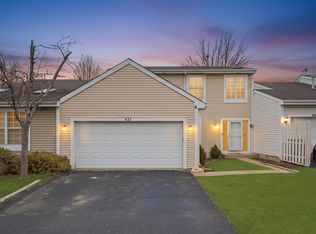 421 Farmbrook Ct, Romeoville, IL 60446