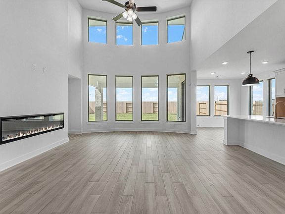 3rd image of 4911 Benton Woods Trl