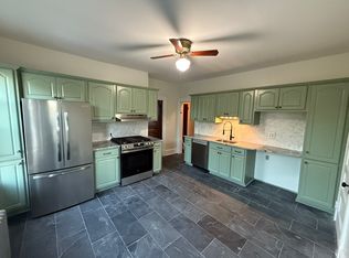 188 Whiting Ln #188, West Hartford, CT 06119