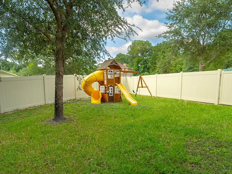 2527 Eisner Dr — Photo 18