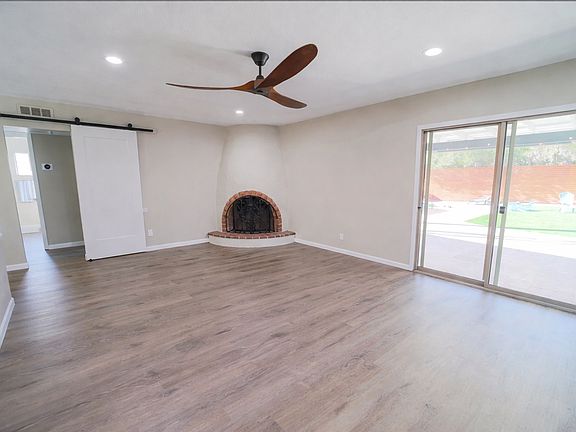 4th image of 5046 E Columbine Dr