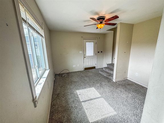 5th image of 156 E Harmons Ferry Rd