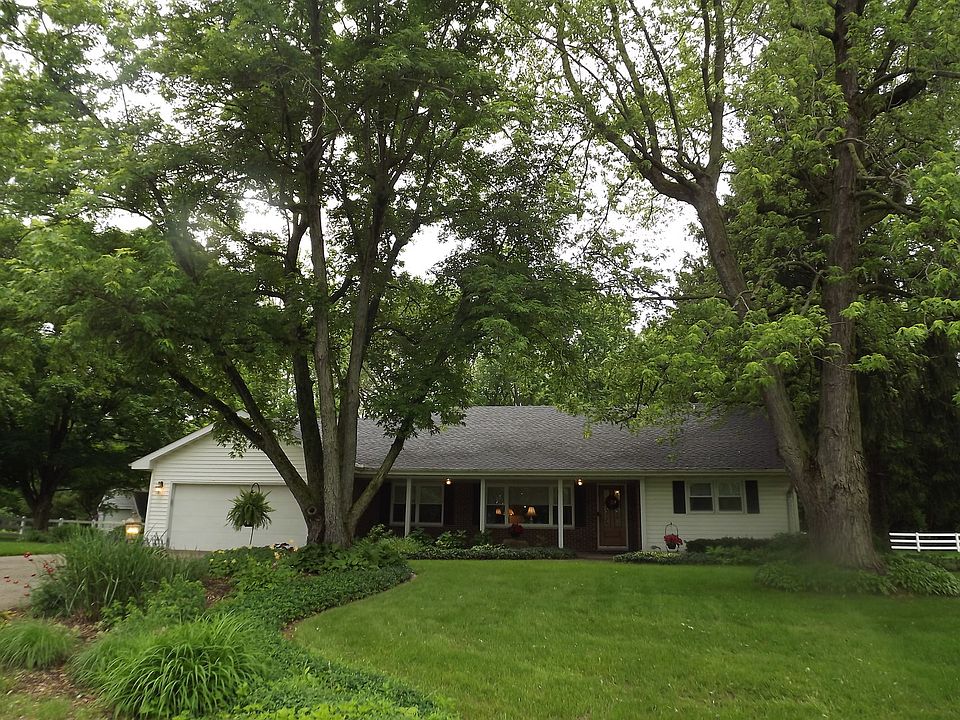 1695 N Blue Bell Bnd, Watseka, IL 60970 Zillow