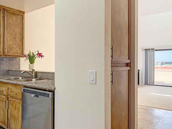 4th image of 941 W Carson St APT 303