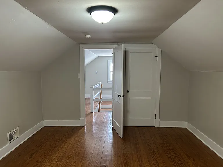 352 Shenandoah Ave — Photo 8