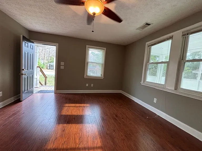 2217 Camille Dr — Photo 7