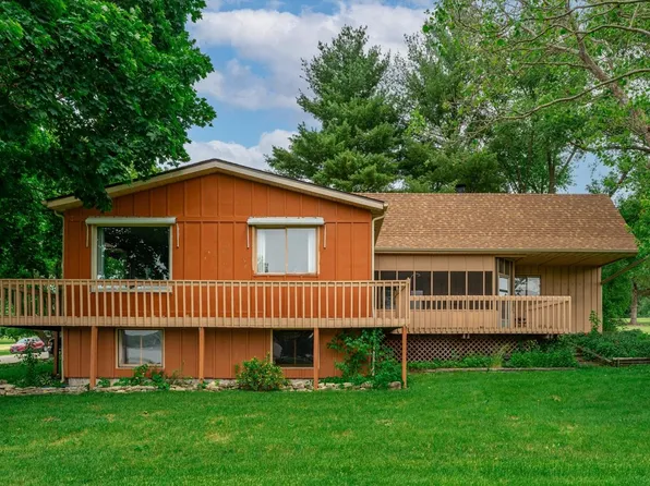 2379 Southgate Dr, Davis, IL 61019