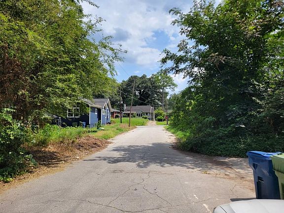5th image of 2001 Arlington Cir NW