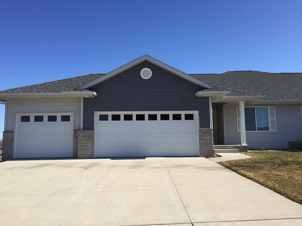 4090 Peridot Dr, 3 bedroom, 3 bath Luxury Condo, with 3 stall garage Marion, IA 52302