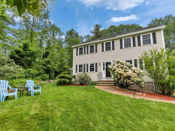 21 Winter Drive, Hooksett, NH 03106-1961