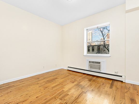 4th image of 567 Warren St APT 302
