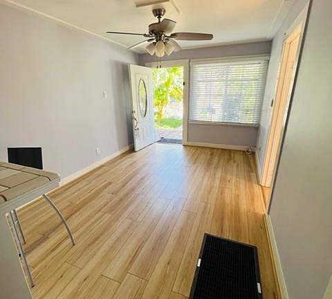 5th image of 4077 Madison Ave #4079