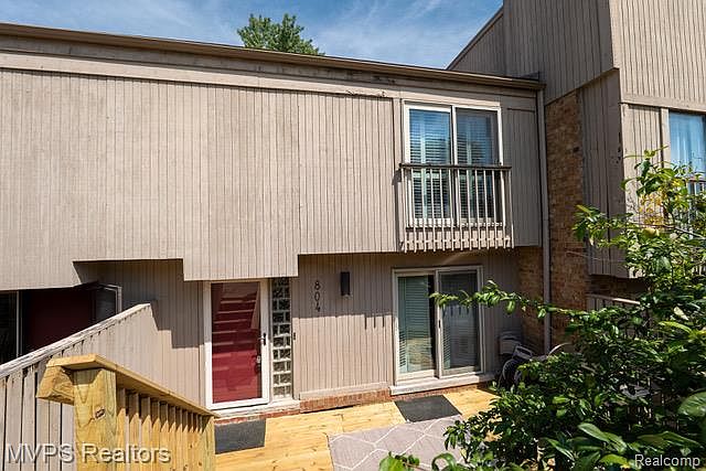 1st image of 804 S Oak Brook Ridge Dr #149