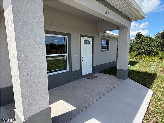 3rd image of 107 Concord Loop
