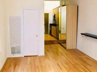 733 Walnut St APT 2R, Philadelphia, PA 19106