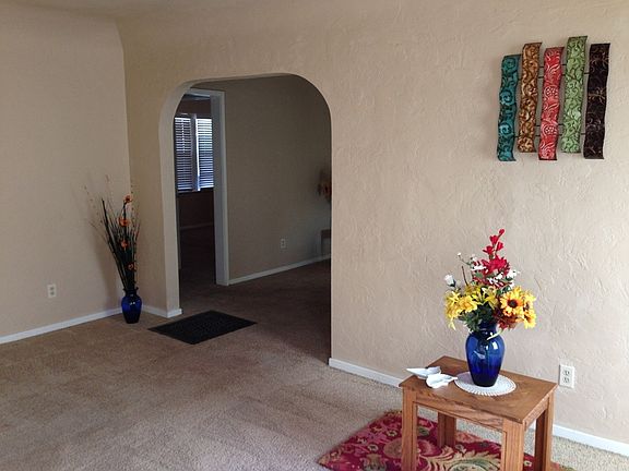 3rd image of 1360 N Fruit Ave