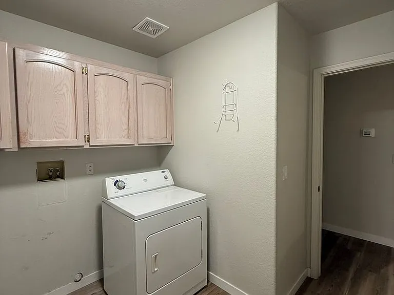 3346 Fountain Palm Dr — Photo 25