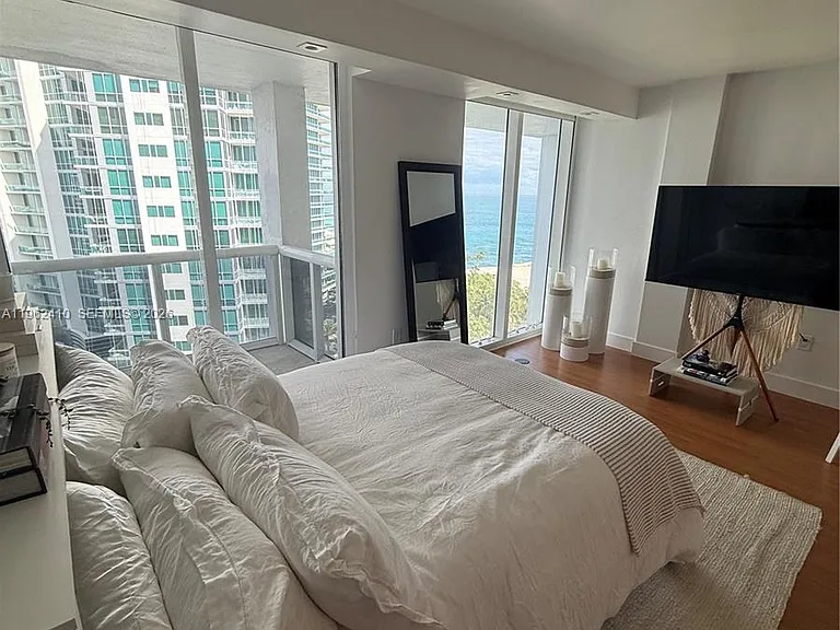 10275 Collins Ave #1402 — Photo 7