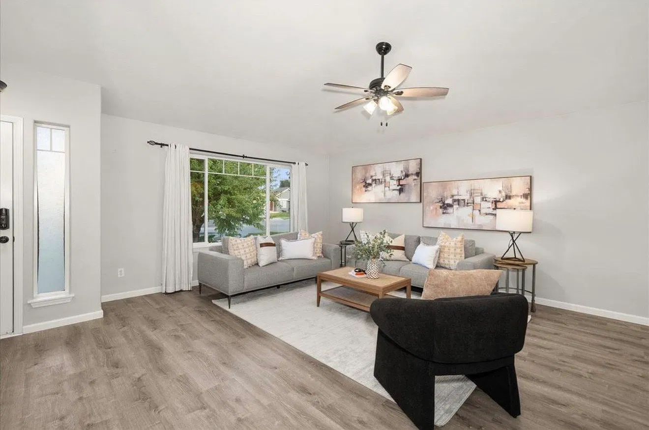 5 bed, 3032 sqft, $3,295 — Photo 3