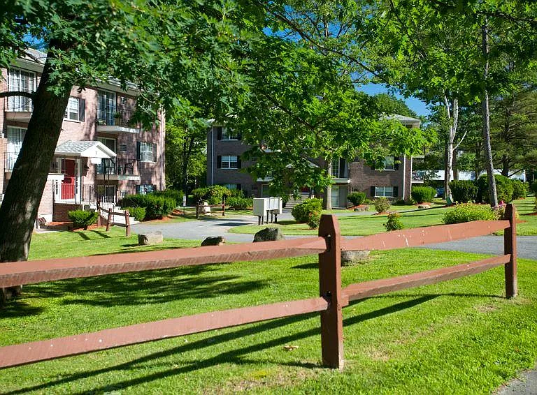 Meadowbrook Village — Photo 20
