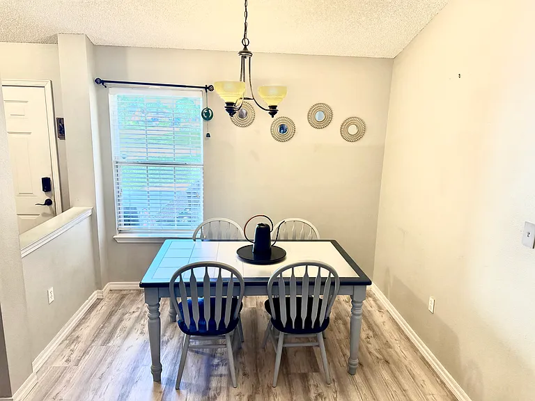 596 Batten Blvd — Photo 6