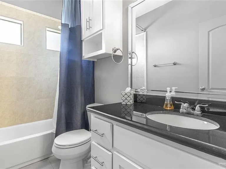 1321 E Camellia Ave #4 — Photo 9