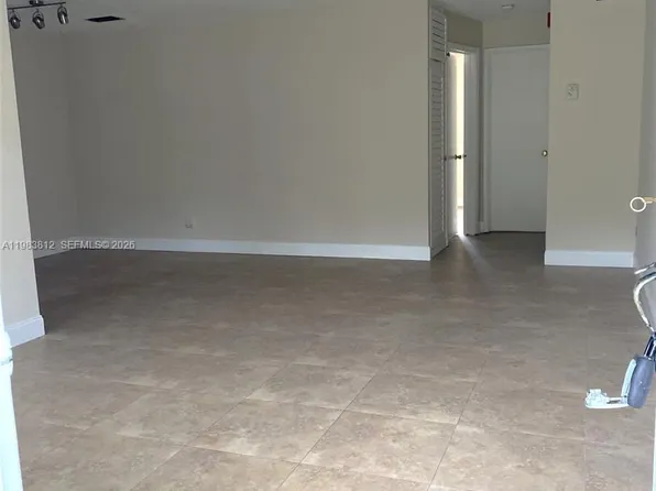 1431 S 14th Ave APT 114, Hollywood, FL 33020