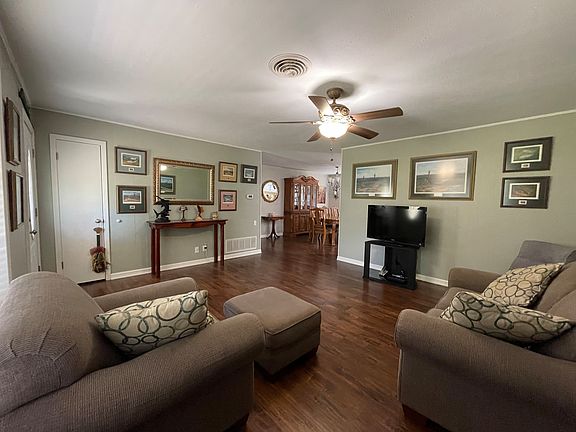 4th image of 104 Mesquite Ln