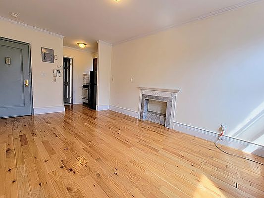 3rd image of 309 E 37th St #3F