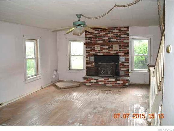 2nd image of 10386 School St