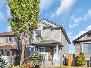 26 W Saddlemont Rd NE, Calgary, AB T3J 4Z9