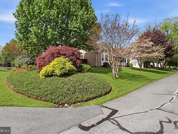3rd image of 1813 Winston Dr