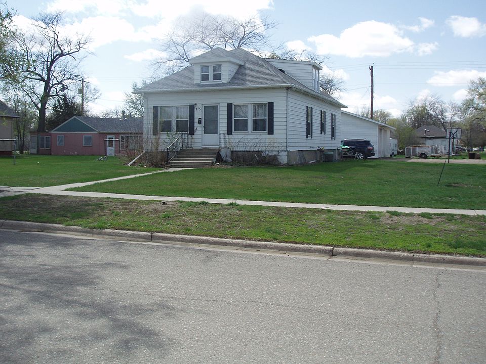 715 Lawnridge Ave SE