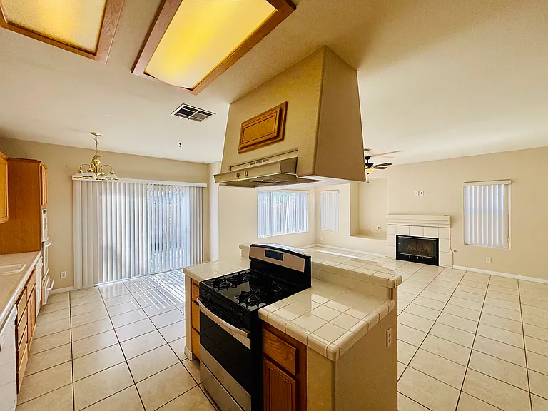 42309 Portland Ln — Photo 7