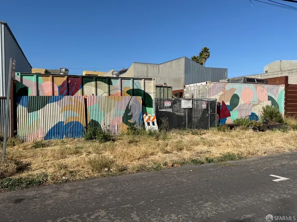 3030 Ford St, Oakland, CA 94601