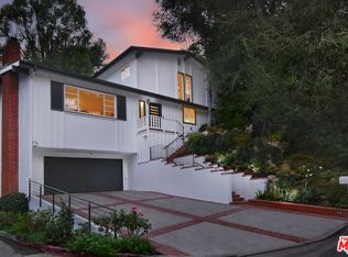 15000 Rayneta Dr, Sherman Oaks, CA 91403